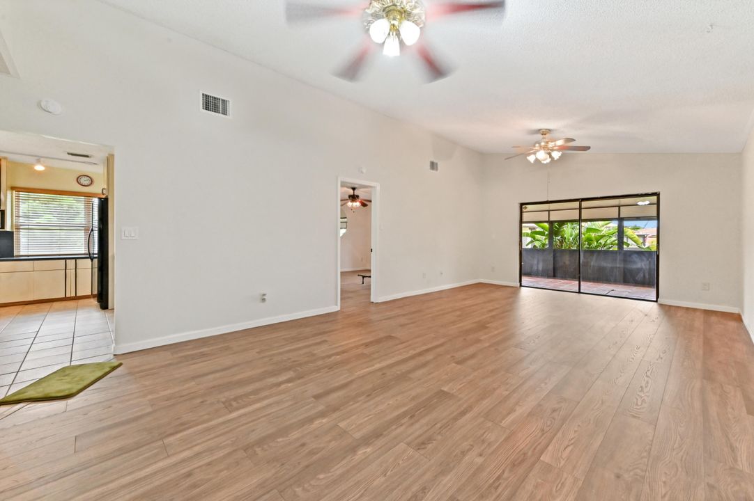 For Sale: $374,900 (3 beds, 2 baths, 1456 Square Feet)