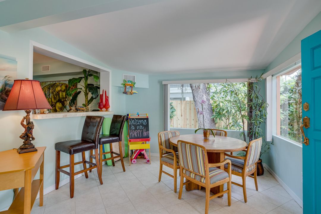 For Sale: $888,000 (3 beds, 2 baths, 1959 Square Feet)