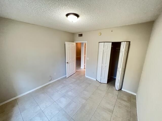 For Rent: $2,000 (2 beds, 2 baths, 940 Square Feet)