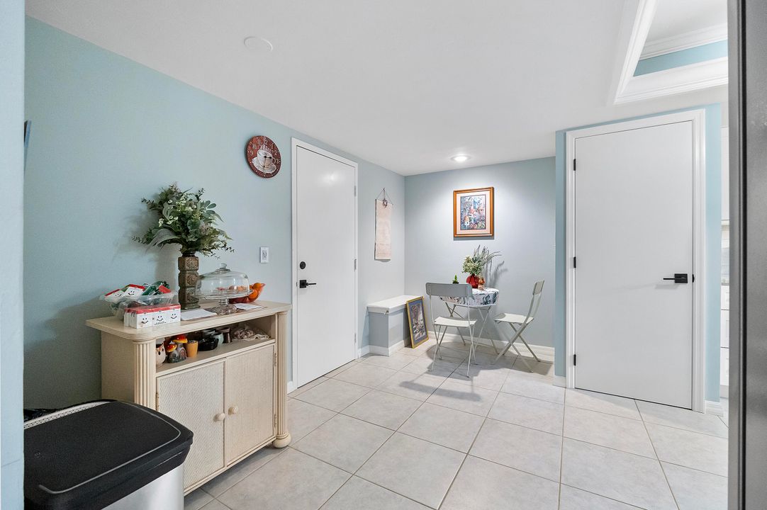 For Sale: $300,000 (2 beds, 2 baths, 1254 Square Feet)