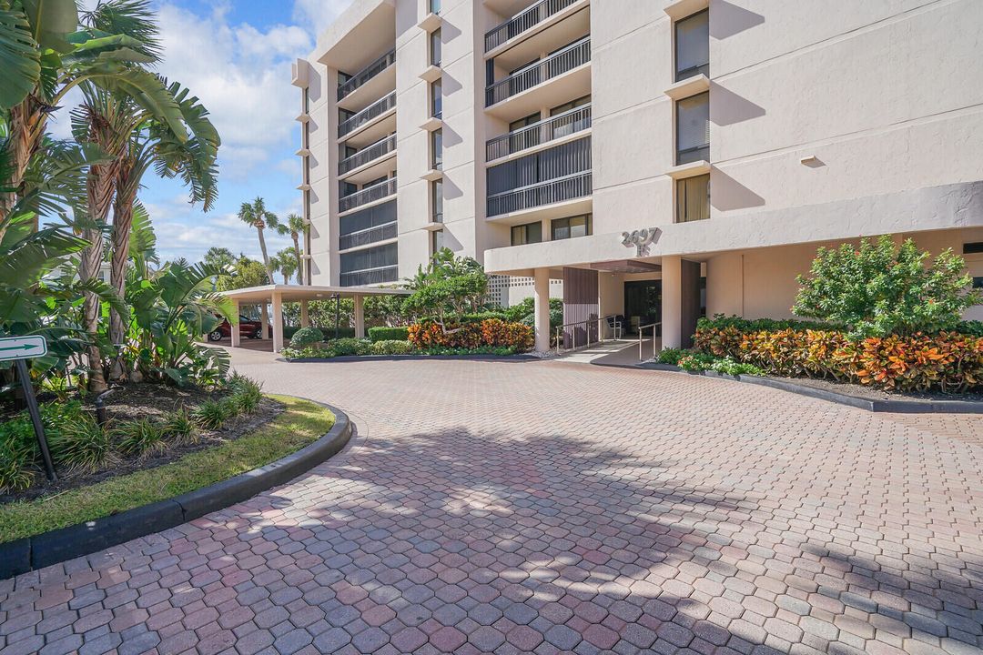 For Sale: $1,800,000 (3 beds, 2 baths, 1759 Square Feet)