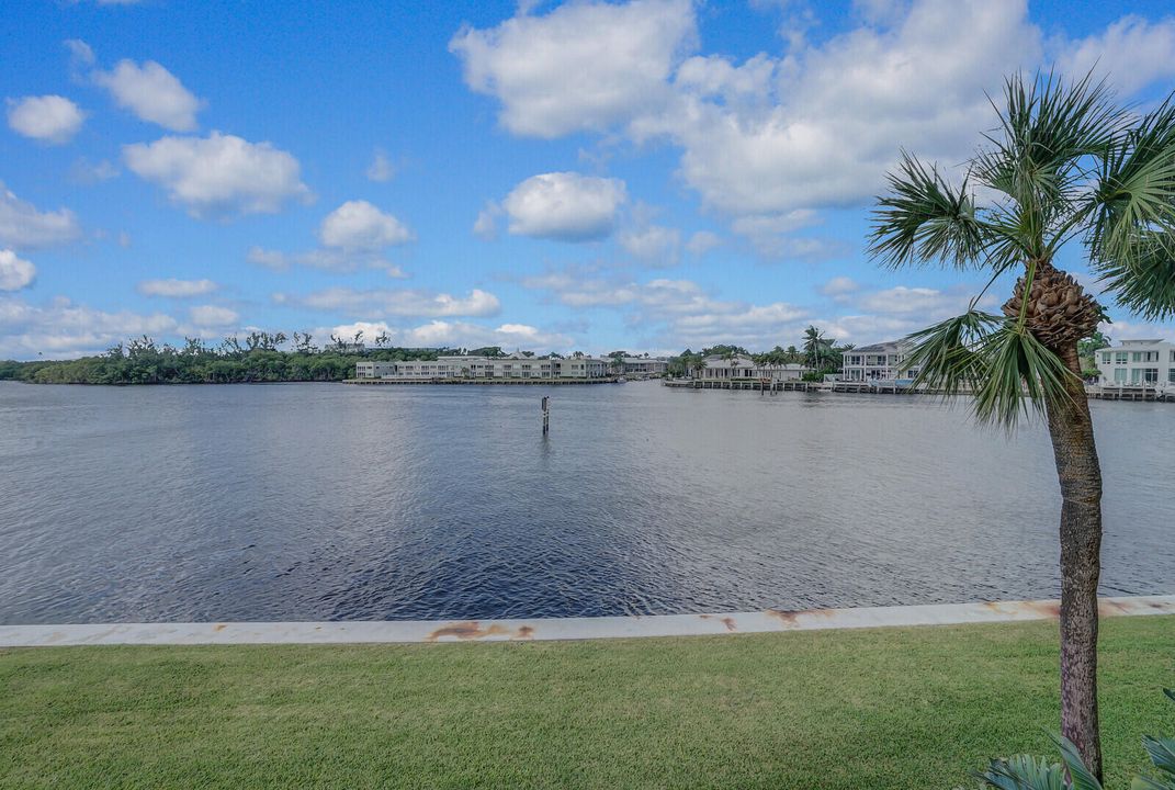 For Sale: $1,800,000 (3 beds, 2 baths, 1759 Square Feet)