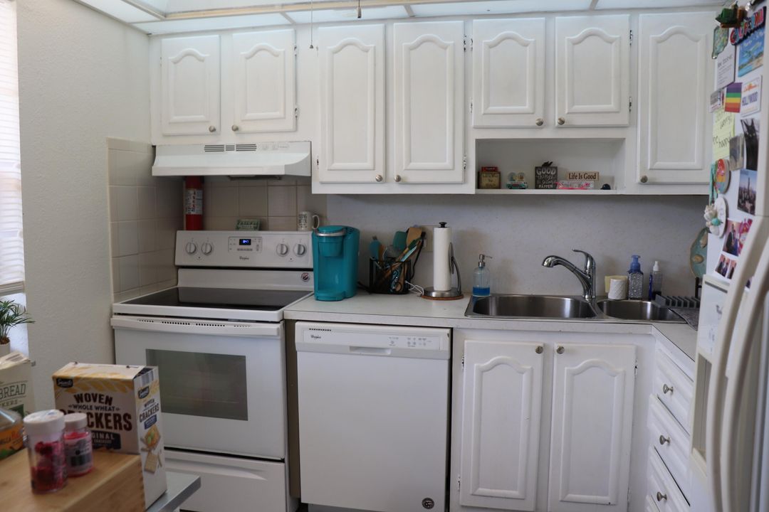 For Sale: $150,000 (2 beds, 2 baths, 920 Square Feet)