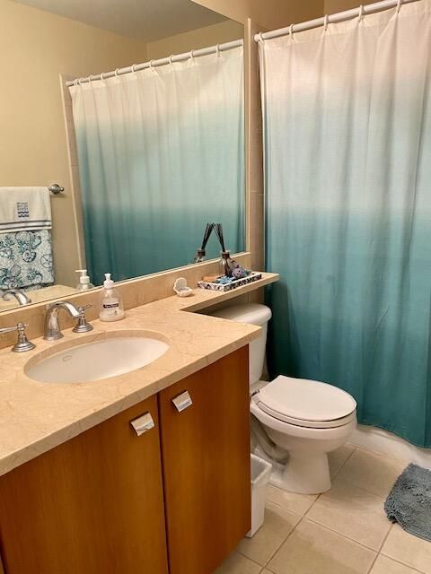 For Rent: $2,900 (2 beds, 2 baths, 948 Square Feet)