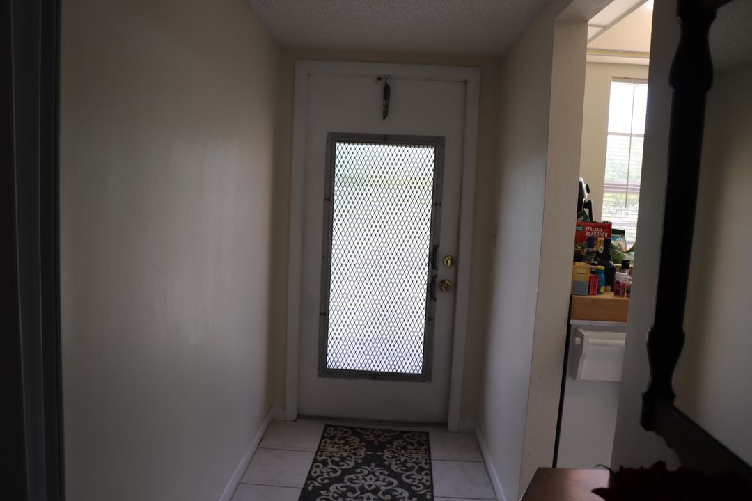 For Sale: $150,000 (2 beds, 2 baths, 920 Square Feet)