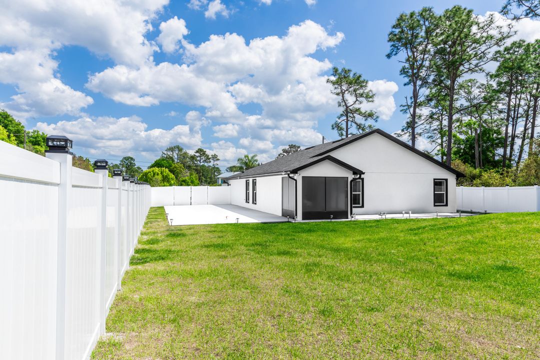 For Sale: $425,000 (3 beds, 2 baths, 1600 Square Feet)