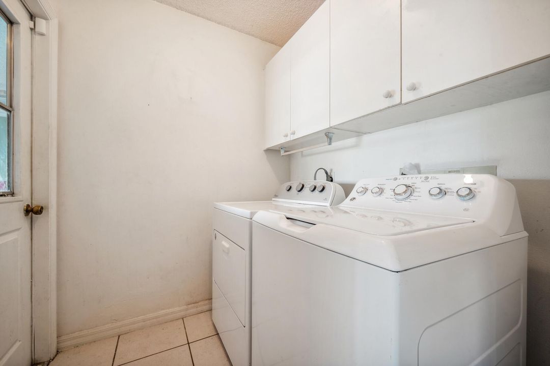 For Sale: $360,000 (3 beds, 2 baths, 1410 Square Feet)