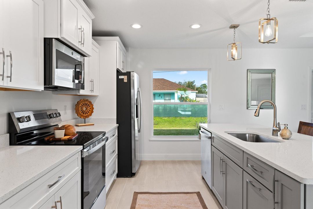 For Sale: $364,900 (3 beds, 2 baths, 1483 Square Feet)