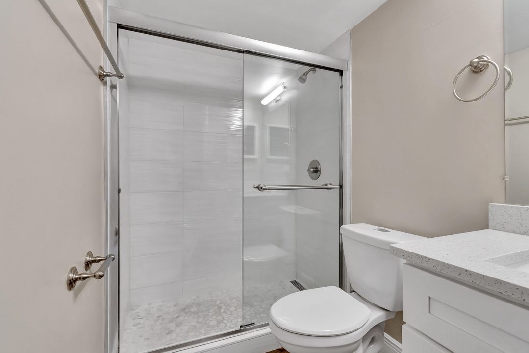 For Sale: $189,900 (2 beds, 2 baths, 728 Square Feet)