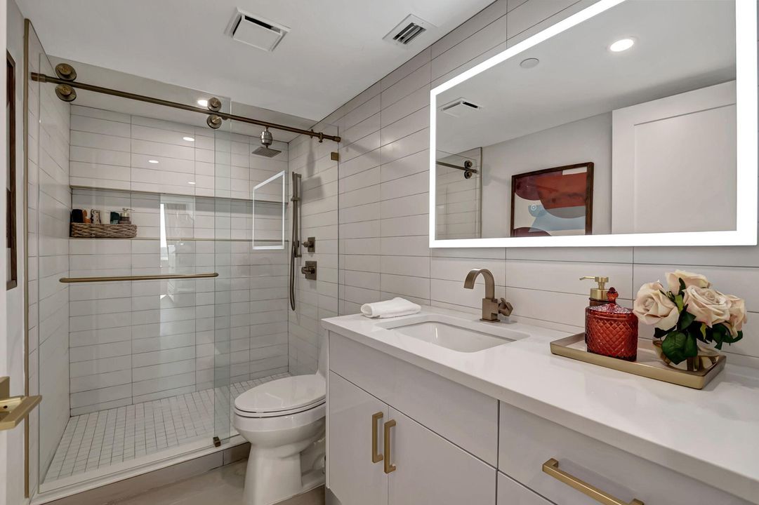 For Sale: $1,199,000 (2 beds, 2 baths, 1293 Square Feet)