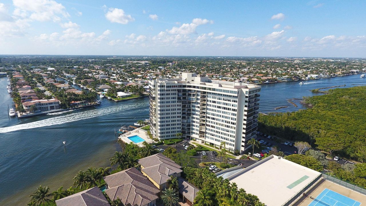 For Sale: $1,199,000 (2 beds, 2 baths, 1293 Square Feet)