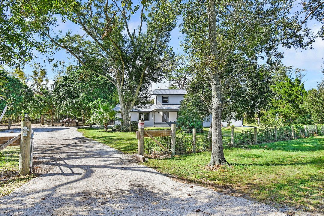 For Sale: $629,000 (3 beds, 2 baths, 2518 Square Feet)