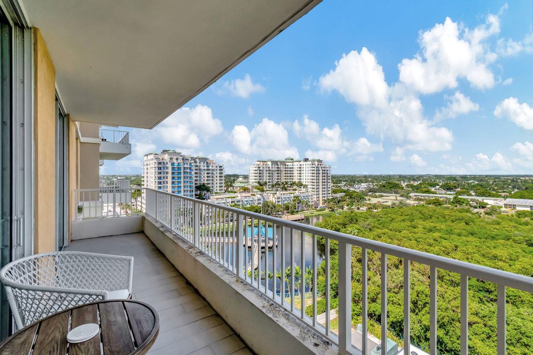 For Sale: $847,500 (2 beds, 2 baths, 1130 Square Feet)