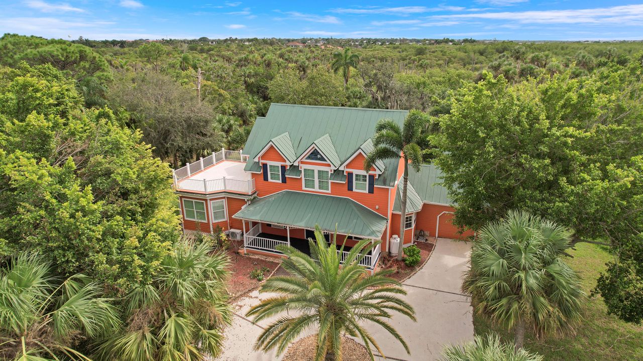 For Sale: $1,100,000 (3 beds, 2 baths, 2635 Square Feet)