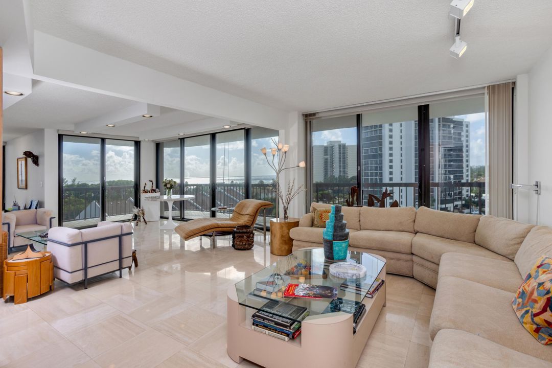 Active With Contract: $1,395,000 (3 beds, 2 baths, 2200 Square Feet)