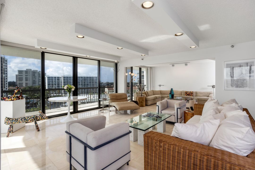 Active With Contract: $1,395,000 (3 beds, 2 baths, 2200 Square Feet)