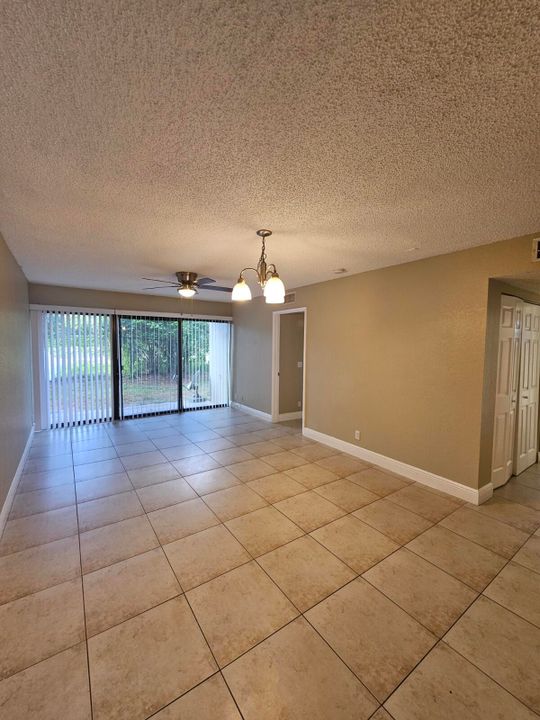 For Rent: $1,850 (2 beds, 2 baths, 916 Square Feet)