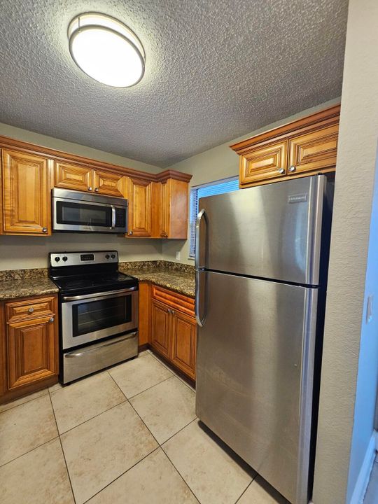 For Rent: $1,850 (2 beds, 2 baths, 916 Square Feet)