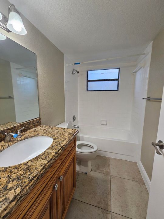 For Rent: $1,850 (2 beds, 2 baths, 916 Square Feet)