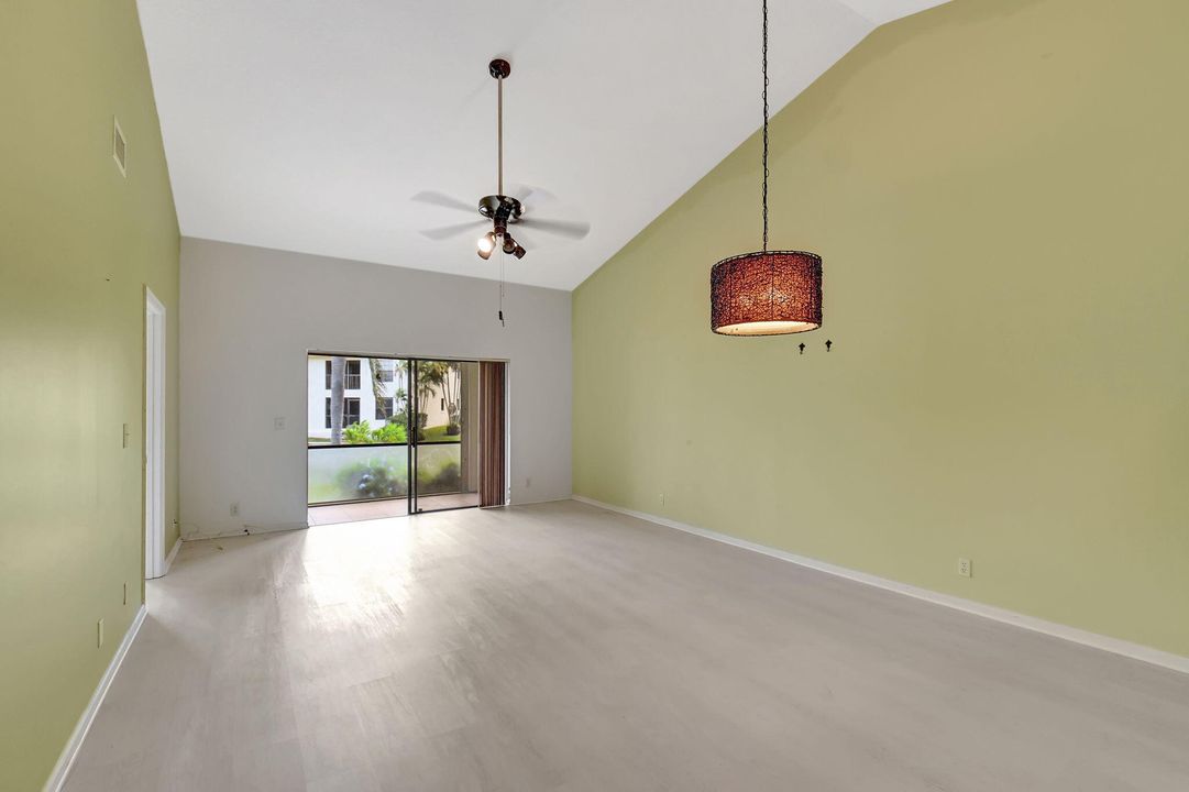 For Sale: $540,000 (3 beds, 2 baths, 1571 Square Feet)