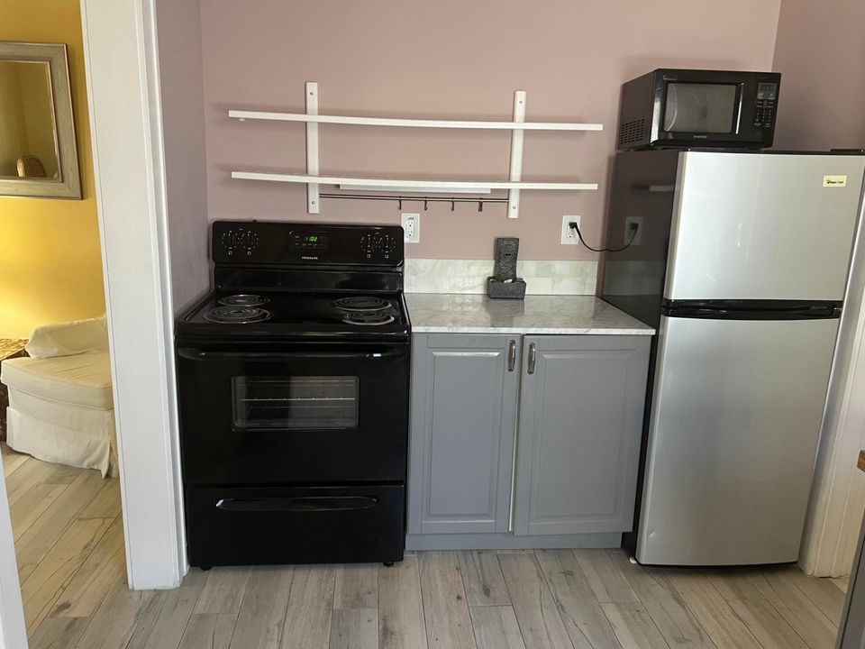 For Rent: $1,795 (1 beds, 1 baths, 590 Square Feet)