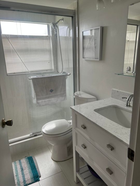 For Rent: $2,800 (2 beds, 1 baths, 840 Square Feet)