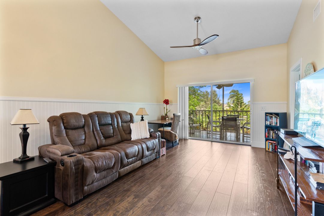 For Sale: $229,000 (2 beds, 2 baths, 1236 Square Feet)