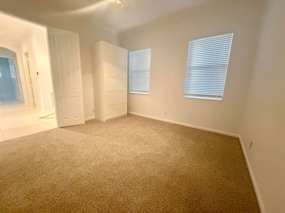 Active With Contract: $3,400 (3 beds, 2 baths, 2018 Square Feet)