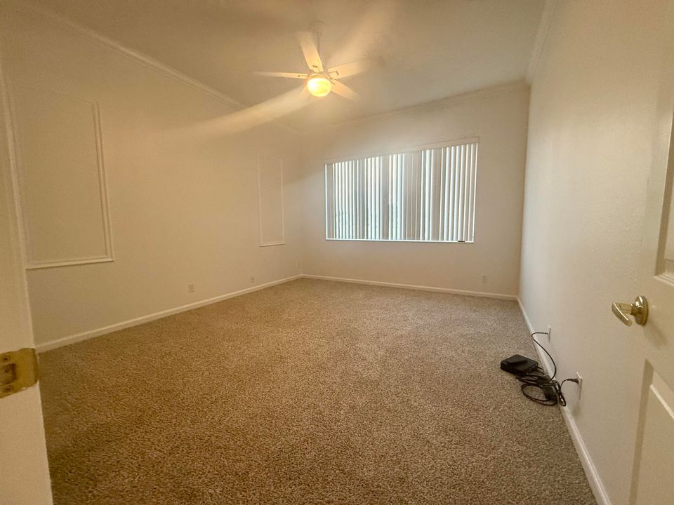 Active With Contract: $3,400 (3 beds, 2 baths, 2018 Square Feet)