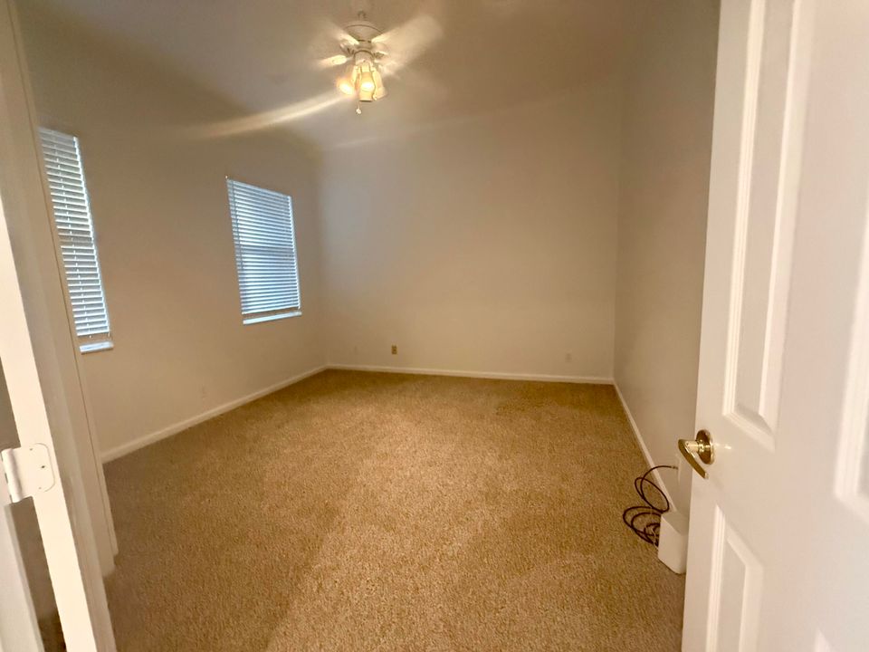 Active With Contract: $3,400 (3 beds, 2 baths, 2018 Square Feet)