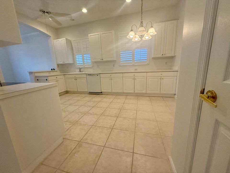 Active With Contract: $3,400 (3 beds, 2 baths, 2018 Square Feet)