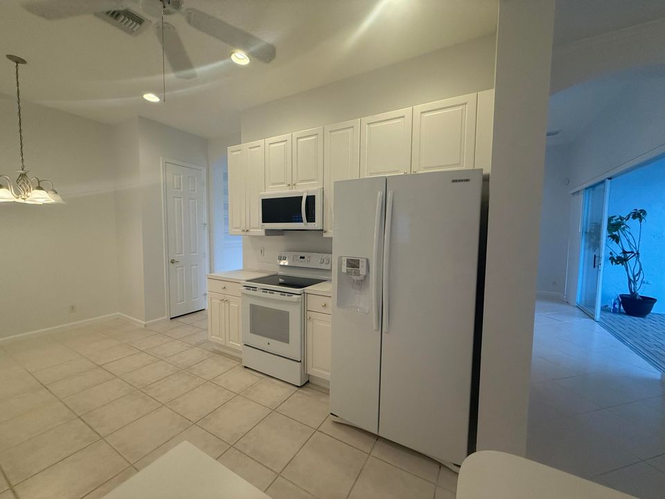 Active With Contract: $3,400 (3 beds, 2 baths, 2018 Square Feet)