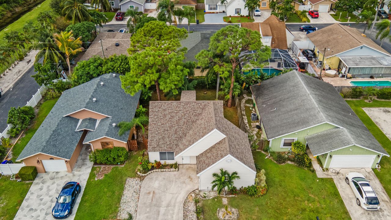 For Sale: $385,000 (3 beds, 2 baths, 1326 Square Feet)