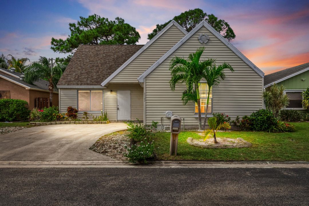 For Sale: $385,000 (3 beds, 2 baths, 1326 Square Feet)