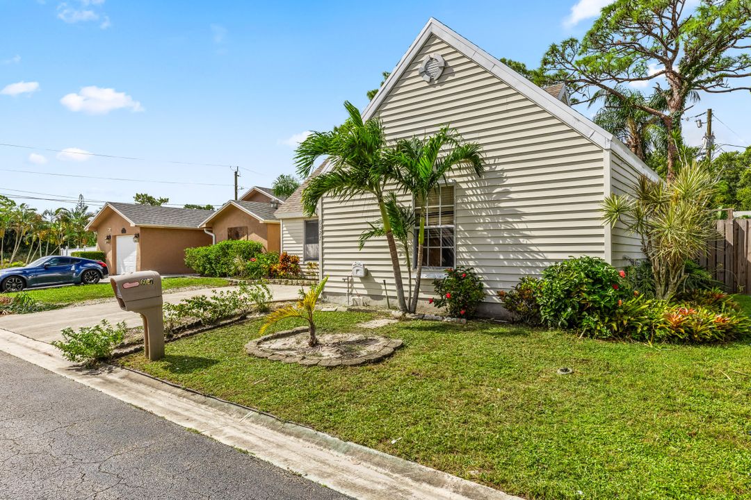 For Sale: $385,000 (3 beds, 2 baths, 1326 Square Feet)