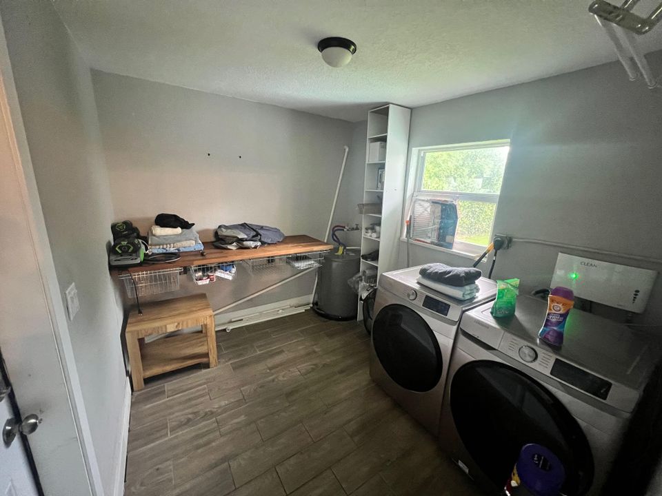 For Rent: $2,900 (2 beds, 1 baths, 1181 Square Feet)