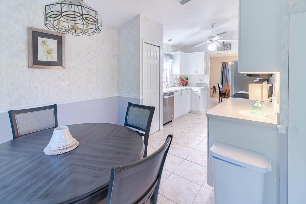 For Sale: $289,000 (2 beds, 2 baths, 1480 Square Feet)