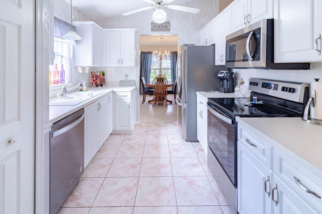 For Sale: $289,000 (2 beds, 2 baths, 1480 Square Feet)