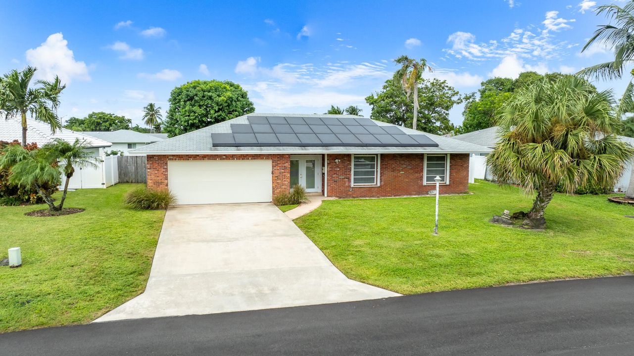 For Sale: $610,000 (3 beds, 2 baths, 1882 Square Feet)