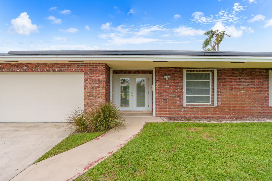 For Sale: $610,000 (3 beds, 2 baths, 1882 Square Feet)