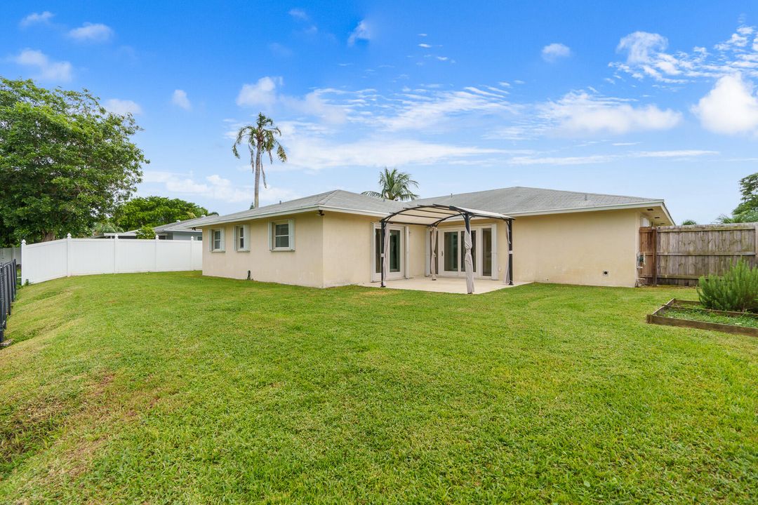 For Sale: $610,000 (3 beds, 2 baths, 1882 Square Feet)