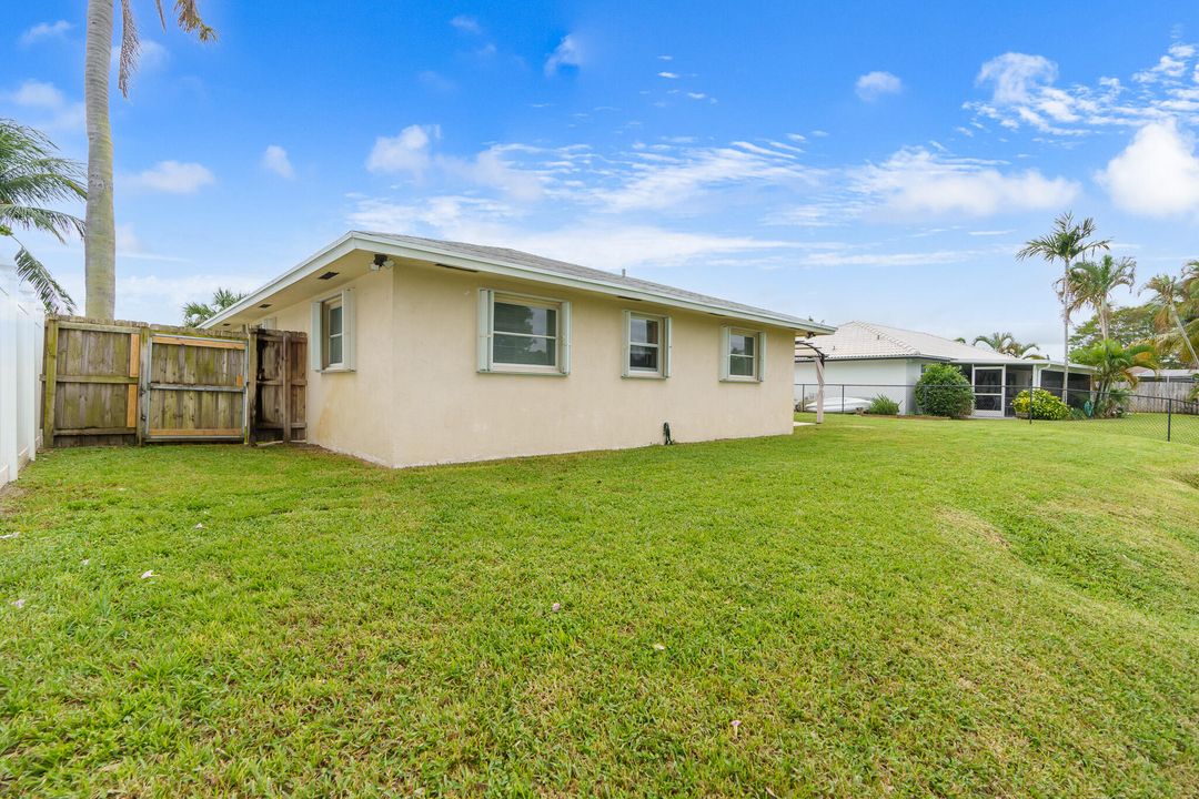 For Sale: $610,000 (3 beds, 2 baths, 1882 Square Feet)