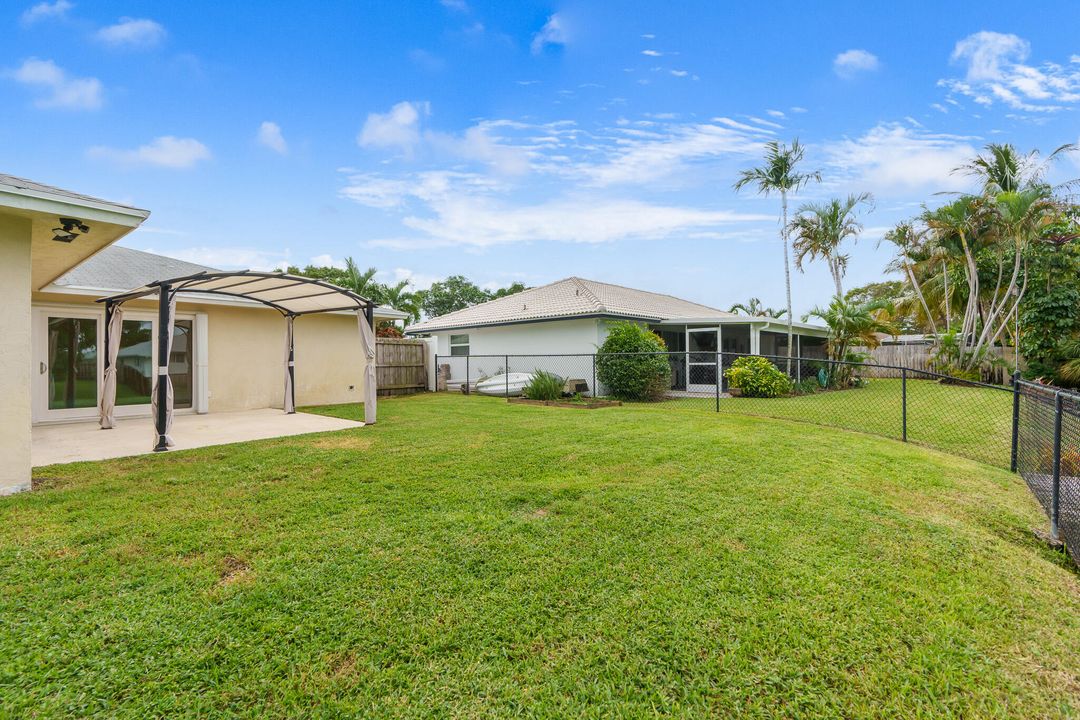 For Sale: $610,000 (3 beds, 2 baths, 1882 Square Feet)