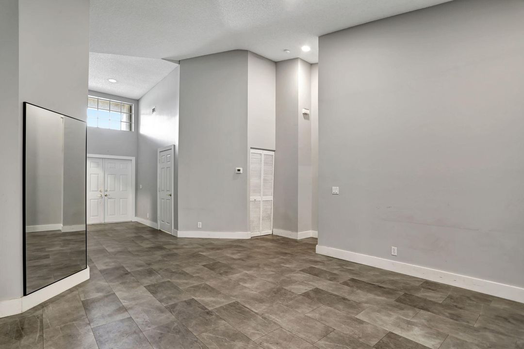 For Rent: $4,400 (3 beds, 2 baths, 2019 Square Feet)