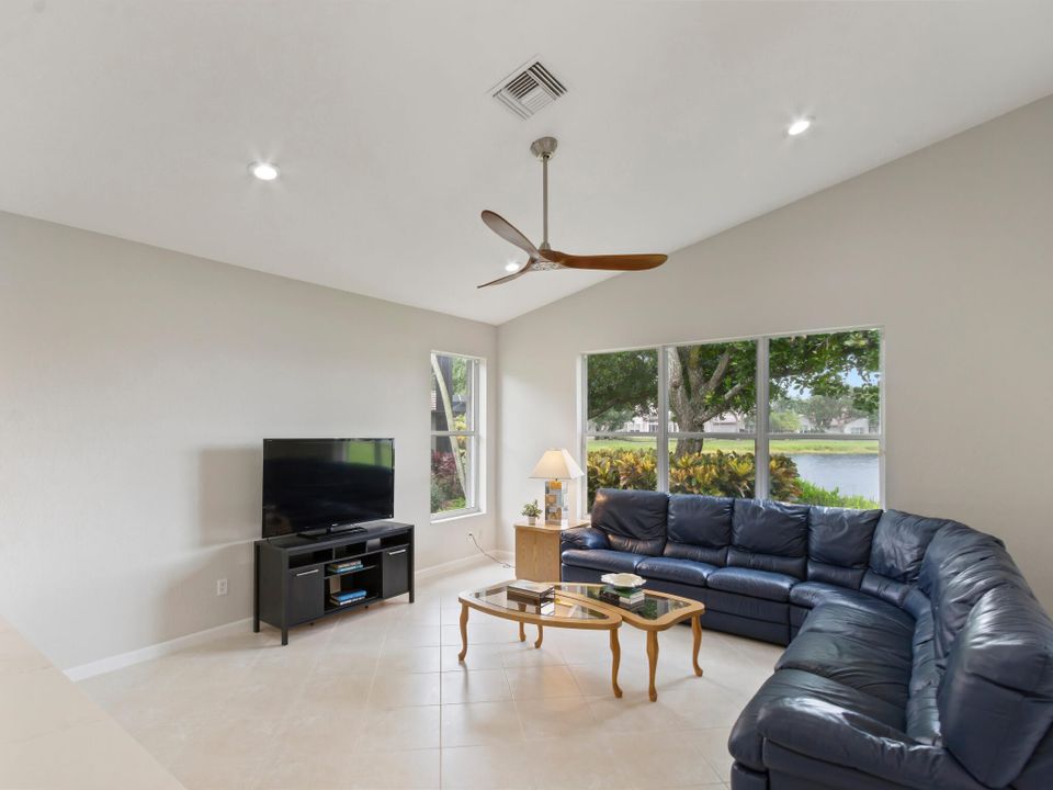 For Sale: $749,000 (4 beds, 2 baths, 2593 Square Feet)