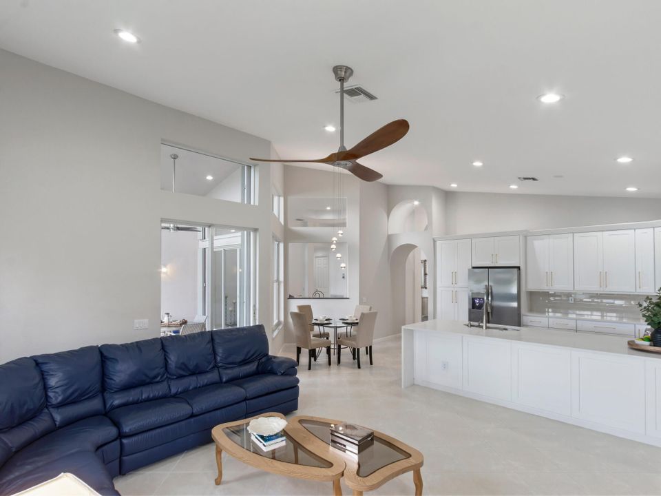 For Sale: $749,000 (4 beds, 2 baths, 2593 Square Feet)