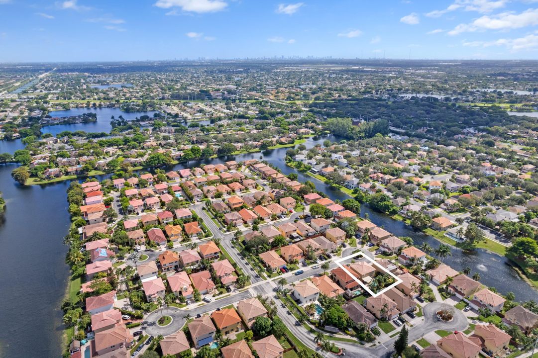 For Sale: $700,000 (4 beds, 2 baths, 2428 Square Feet)