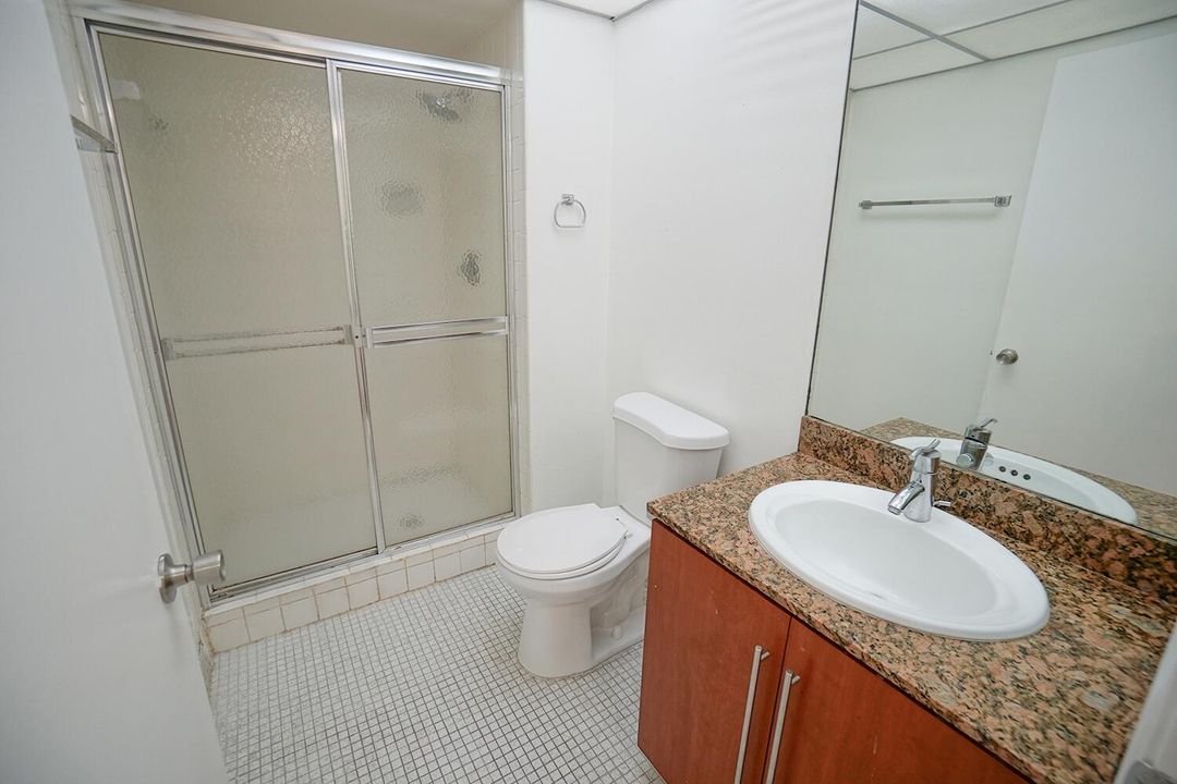 For Rent: $2,600 (2 beds, 2 baths, 1023 Square Feet)