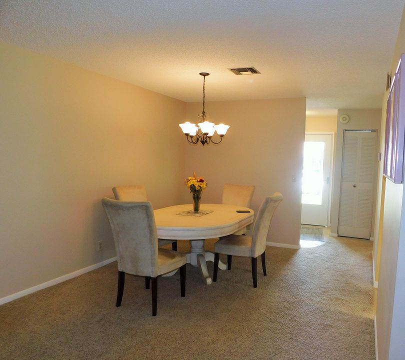 For Sale: $164,900 (2 beds, 2 baths, 1280 Square Feet)