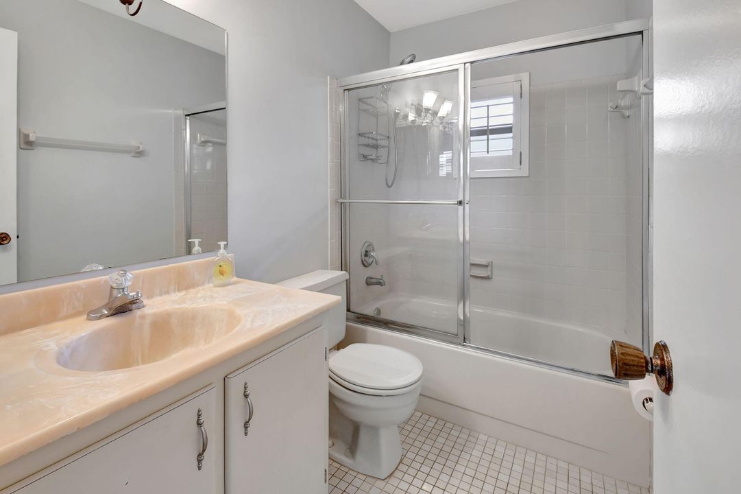 For Sale: $479,000 (2 beds, 2 baths, 1702 Square Feet)